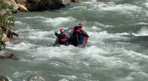 Yüksekova’da derede kaybolan İbrahim için arama çalışmaları devam ediyor
