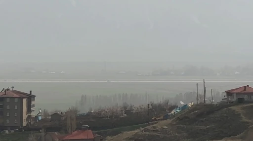 Yüksekova’da toz bulutu
