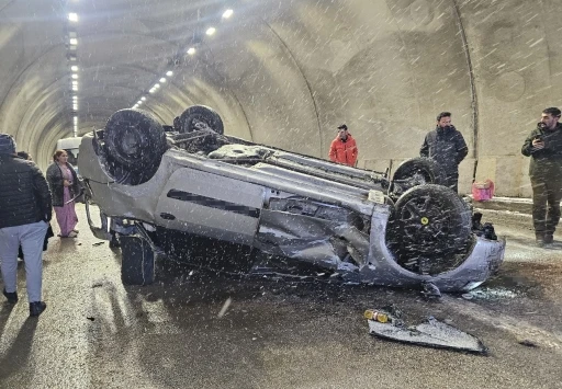 Y&uuml;ksekova&rsquo;da trafik kazası: 3 yaralı
