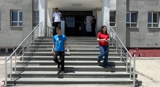 Yüksekova’da YKS’nin ikinci oturumu sona erdi
