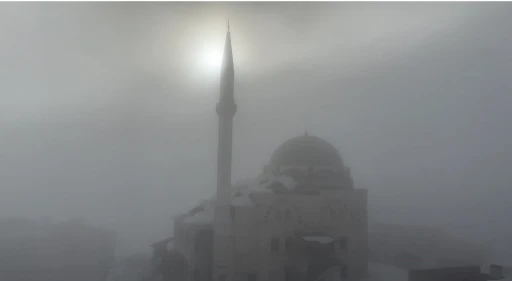 Y&uuml;ksekova&rsquo;da yoğun sis ulaşımı olumsuz etkiledi
