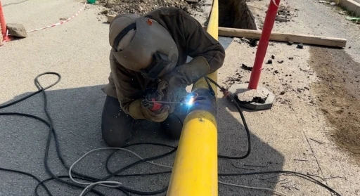 Yüksekova Pizok evlerine doğalgaz hattı çekilmeye başladı
