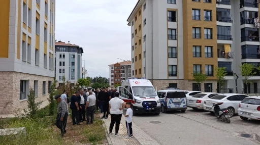 Y&uuml;ksekten d&uuml;şerek ağır yaralanan kişi hayatını kaybetti
