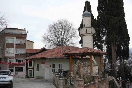 Yumurta parasıyla yapılan 395 yıllık cami restorasyona alındı
