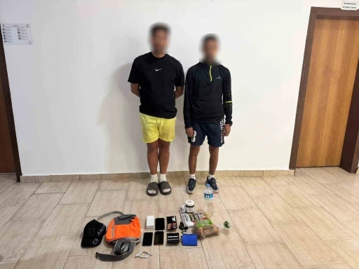Yunanistan’a yüzerek geçme hazırlığında olan düzensiz göçmenler yakalandı
