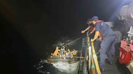 CAN SALLARINDA 16 DÜZENSİZ GÖÇMEN KURTARILDI 