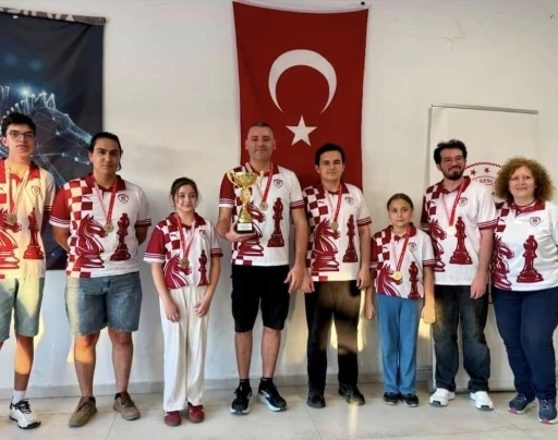 Yunusemre Belediyespor satran&ccedil;ta Manisa şampiyonu
