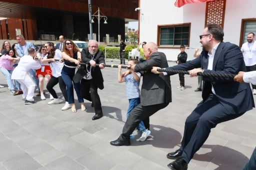 Yunusemre&rsquo;de 19 Mayıs ş&ouml;leni renkli g&ouml;r&uuml;nt&uuml;lere sahne oldu
