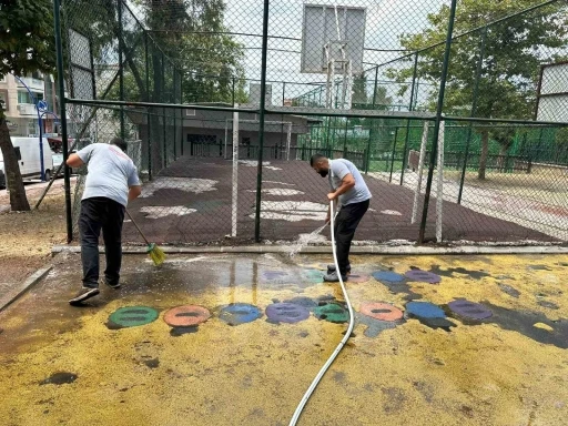 Yunusemre&rsquo;de &ccedil;ocuk parkları pırıl pırıl oluyor
