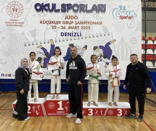 Yunusemre’nin küçük judocuları Denizli’de 7 madalya kazandı
