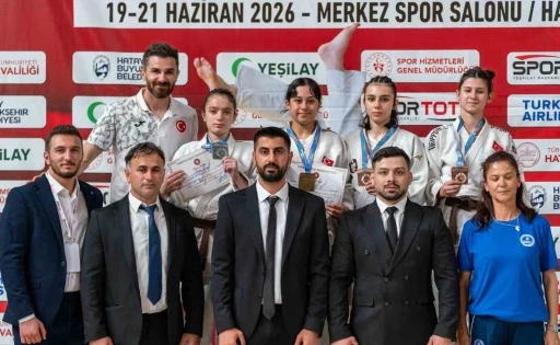 Yunusemreli judoculardan Hatay&rsquo;da b&uuml;y&uuml;k başarı
