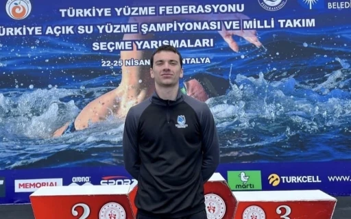 Yunusemreli yüzücü Umut Özköylü Türkiye Şampiyonu oldu
