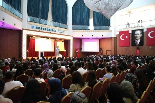Y&uuml;reğir Belediyesi&rsquo;nden MEB-AGS ve KPSS adaylarına coğrafya semineri
