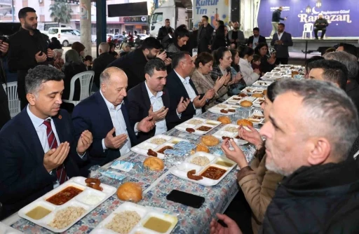 Y&uuml;reğir Belediyesi&rsquo;nden Serinevler&rsquo;de birlik ve beraberlik iftarı
