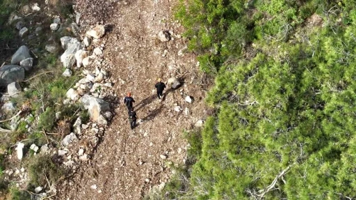 Y&uuml;r&uuml;y&uuml;şe &ccedil;ıktığı dağlık alanda kayboldu: AFAD ekiplerince dronla bulundu
