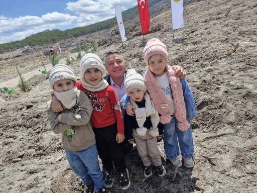 &rsquo;Y&uuml;z &Ccedil;ocuk Bin Fidan&rsquo; adlı ağa&ccedil; dikme etkinliğinde 1000 fidan dikildi
