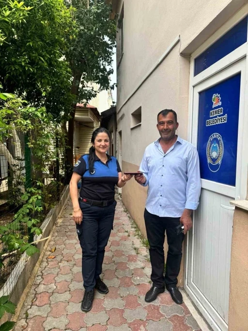Zabıta ekipleri kayıp telefonu sahibine ulaştırdı
