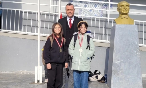 Zafer İlkokulu il d&uuml;zeyindeki başarılarıyla Altıntaş&rsquo;ın gururu oldu
