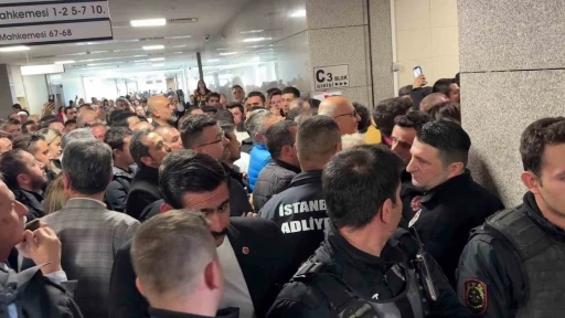 Zafer Partisi Genel Başkanı Ümit Özdağ, &quot;Cumhurbaşkanı’na hakaret&quot; suçundan hakim karşısında
