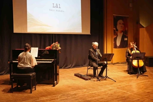 &rsquo;Zefir Zamanı&rsquo; konseri m&uuml;zikseverlerle buluştu
