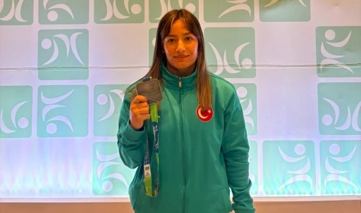 Zehra Demir d&uuml;nya ikincisi oldu
