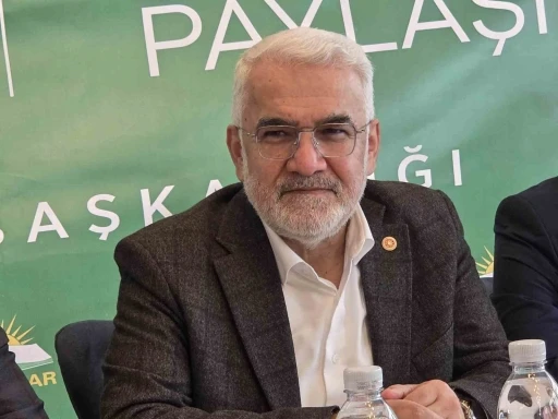 Zekeriya Yapıcıoğlu: "Aileyi g&uuml;&ccedil;lendiren ve evlilikleri destekleyen projeler hayata ge&ccedil;irilmeli"
