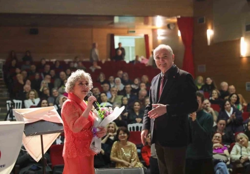 Zeki Müren ve Şükrü Tunar şarkılarla anıldı
