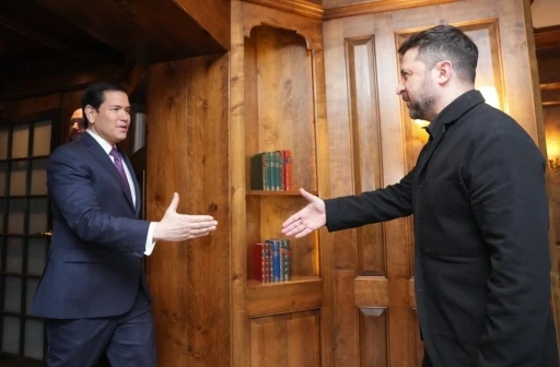 Zelenskiy, barış g&ouml;r&uuml;şmeleri &ouml;ncesinde ABD Dışişleri Bakanı Rubio ile bir araya geldi
