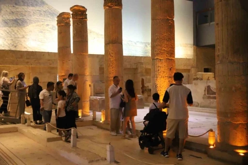 Zeugma Mozaik M&uuml;zesi bayramda ziyaret&ccedil;i akınına uğradı
