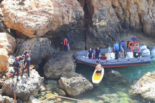 Zıpkınla balık avlamak isterken falezlerden d&uuml;şt&uuml;, ekipler alarma ge&ccedil;ti
