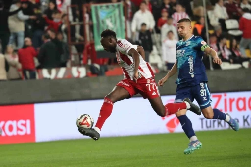Ziraat T&uuml;rkiye Kupası: Antalyaspor: 0 - Samsunspor: 0 (İlk yarı)
