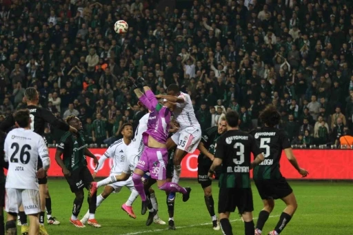Ziraat T&uuml;rkiye Kupası: Kocaelispor: 1 - Beşiktaş: 0 (İlk yarı)
