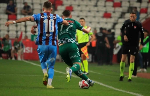 Ziraat T&uuml;rkiye Kupası: Trabzonspor: 1 - Konyaspor 0 (İlk yarı)
