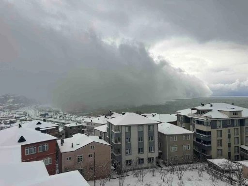 Zonguldak&rsquo;a kar fırtınası geldi
