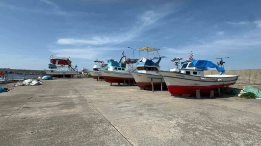 Zonguldak&rsquo;ta balık&ccedil;ılar limana demirledi, umutlar yeni sezona kaldı

