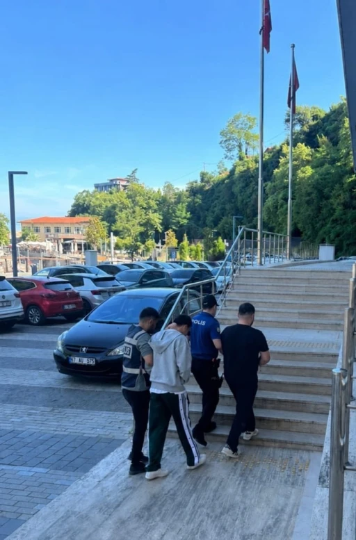 Zonguldak&rsquo;ta fuhuş operasyonunda 2 tutuklama

