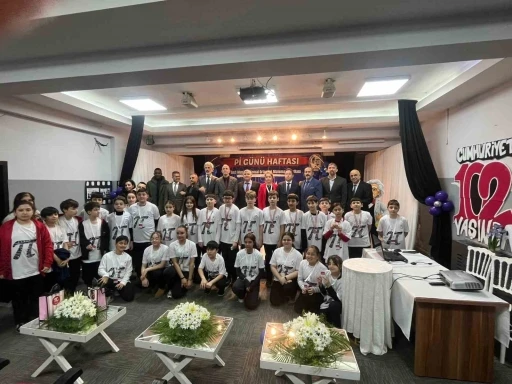 Zonguldak&rsquo;ta Gazi Mustafa Kemal Ortaokulu&rsquo;nda Pi G&uuml;n&uuml; kutlandı

