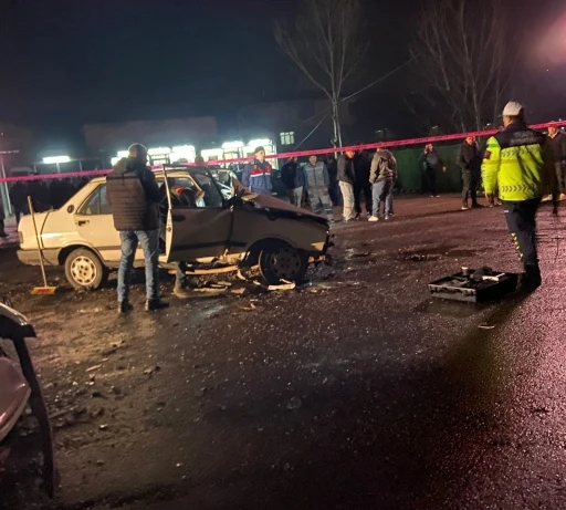 Zonguldak&rsquo;ta iş&ccedil;i servisi otomobille &ccedil;arpıştı: 6 yaralı
