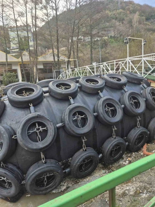 Zonguldak&rsquo;ta k&ouml;pr&uuml;y&uuml; tehdit eden dev cisme itfaiye m&uuml;dahalesi
