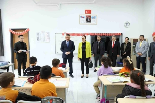 Zonguldak’ta miniklere bilim dergisi hediyesi
