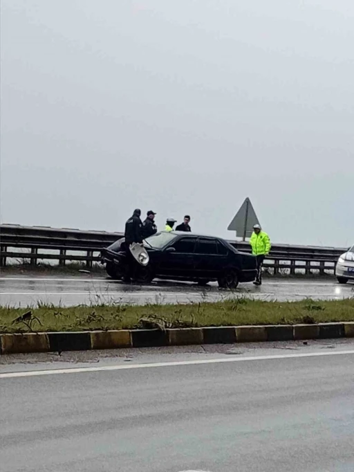Zonguldak&rsquo;ta otomobil bariyere &ccedil;arptı; 1 yaralı
