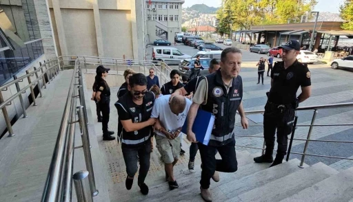 Zonguldak’ta &quot;lüks tatil&quot; vurgunu; 300 kişiyi 15 milyon lira dolandırmışlar

