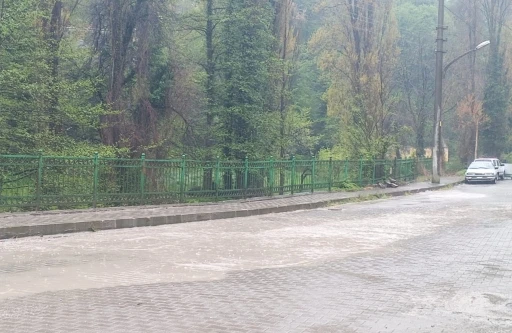 Zonguldak&rsquo;ta sağanak yağışla birlikte g&ouml;le d&ouml;nd&uuml;
