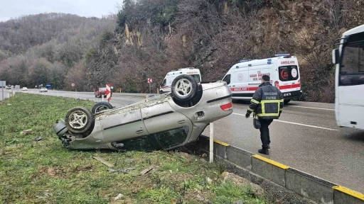 Zonguldak&rsquo;ta takla atan otomobildeki 3 kişi yaralandı
