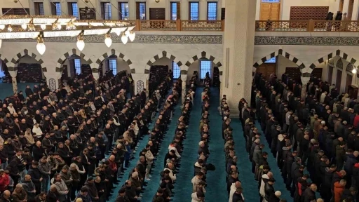 Zonguldak Uzun Mehmet Camii&rsquo;nde Ramazan Bayramı coşkusu
