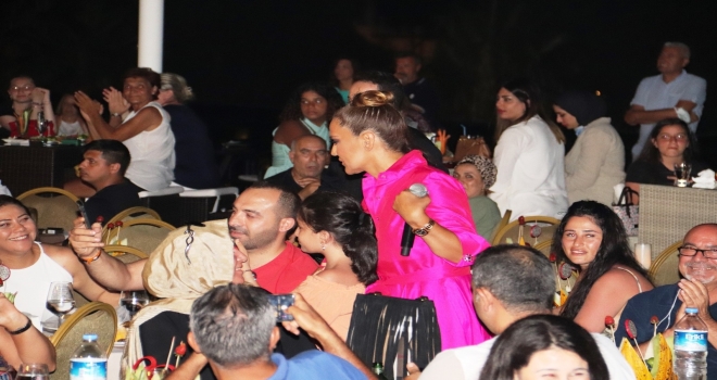 Demet Akalın: Seda Sayana Kırgınım Ama Benim, Nikah Şahidimdi, Saygım Var