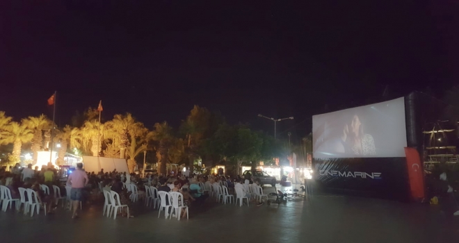 Köy Meydani Türk Filmleri Günleri Devam Ediyor