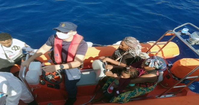 Marmaris Ve Dat&ccedil;ada 40 D&uuml;zensiz G&ouml;&ccedil;men Kurtarıldı