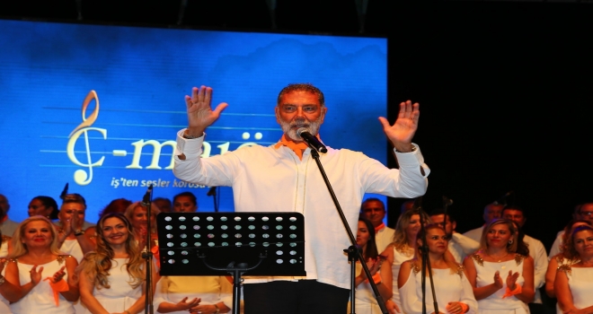 İşten Sesler Korosu, Bodrumun Yaralarını Sarmak İçin Muhteşem Bir Konser Verdi