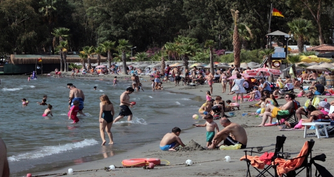 Muğlada Deniz Sezonu Bitmedi